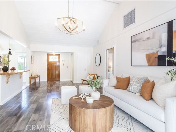 15756 Hart Street, Los Angeles CA 91406