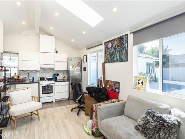 15756 Hart Street, Los Angeles CA 91406