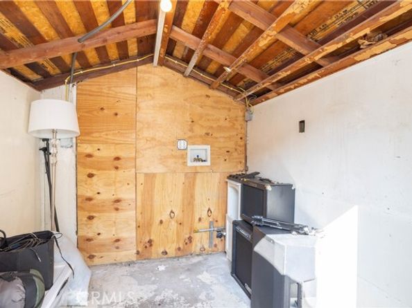 15756 Hart Street, Los Angeles CA 91406