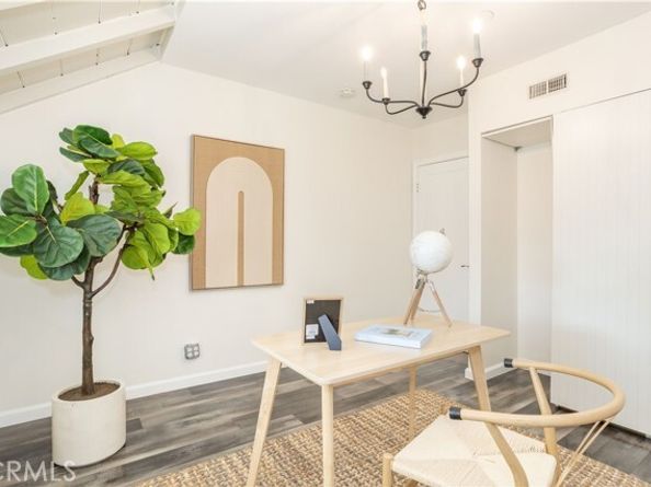 15756 Hart Street, Los Angeles CA 91406