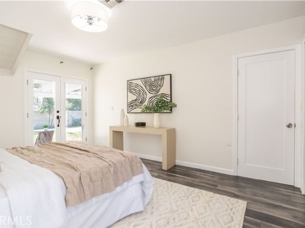 15756 Hart Street, Los Angeles CA 91406