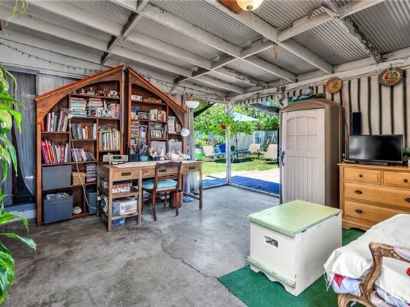 8748 Sylmar Avenue, Panorama City (los Angeles) CA 91402