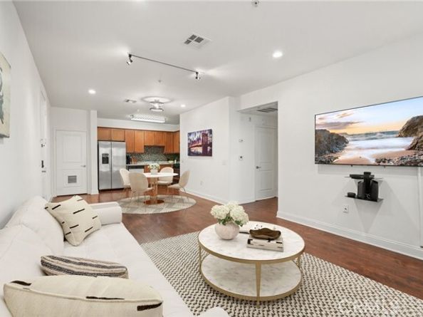 6938 Laurel Canyon 204, North Hollywood (los Angeles) CA 91605