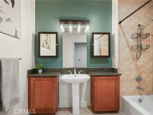 6938 Laurel Canyon 204, North Hollywood (los Angeles) CA 91605