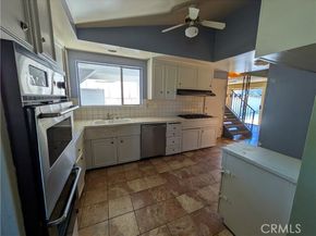 8401 Cozycroft, Winnetka (los Angeles) CA 91306