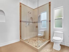 22202 Avenue San Luis, Woodland Hills (los Angeles) CA 91364