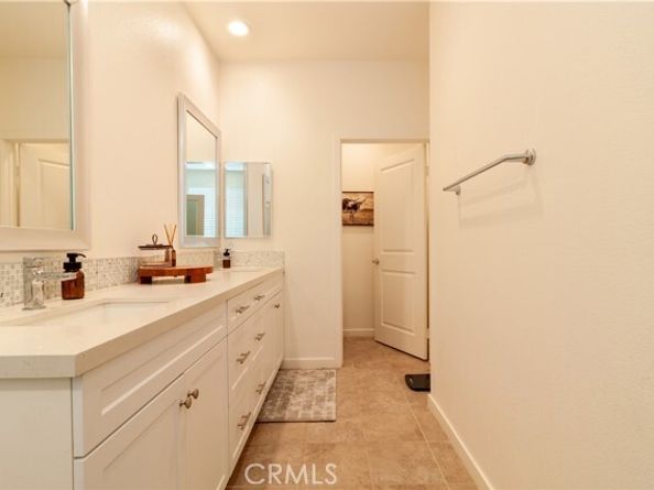 12466 Osborne, Pacoima (los Angeles) CA 91331