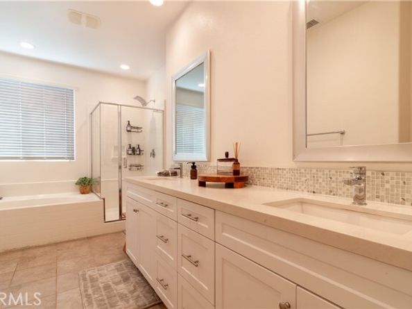 12466 Osborne, Pacoima (los Angeles) CA 91331