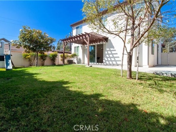 12466 Osborne, Pacoima (los Angeles) CA 91331