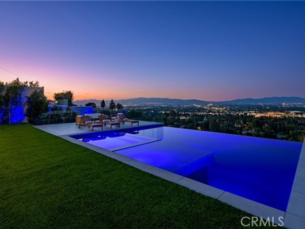 18807 Edleen Drive, Tarzana (los Angeles) CA 91356