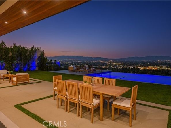 18807 Edleen Drive, Tarzana (los Angeles) CA 91356