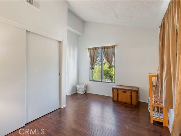 14291 Foothill Boulevard 11, Sylmar (los Angeles) CA 91342