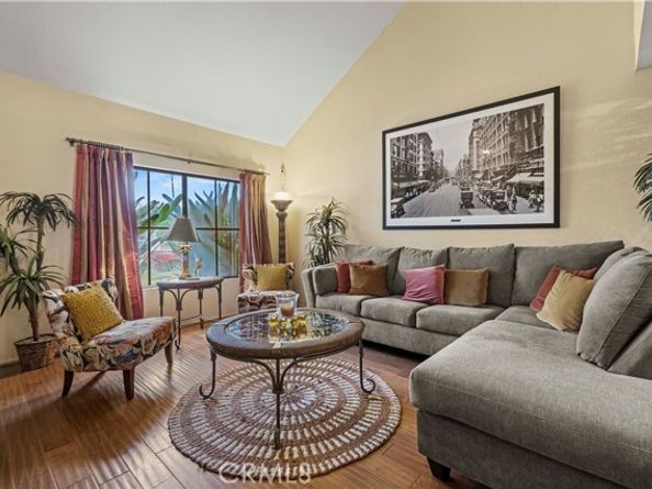 7826 Winnetka Avenue, Winnetka (los Angeles) CA 91306