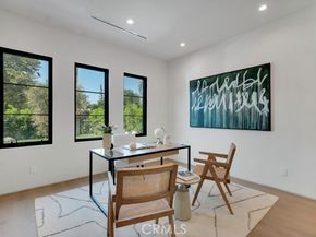 13024 Bloomfield Street, Studio City (los Angeles) CA 91604