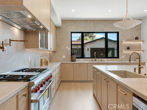 13024 Bloomfield Street, Studio City (los Angeles) CA 91604