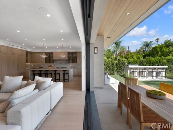 13024 Bloomfield Street, Studio City (los Angeles) CA 91604