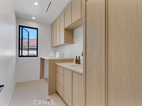 13024 Bloomfield Street, Studio City (los Angeles) CA 91604