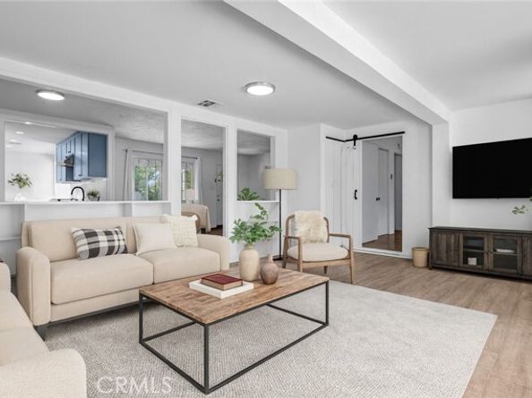 8101 Bianca Avenue, Northridge (los Angeles) CA 91325