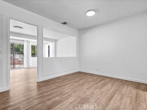 8101 Bianca Avenue, Northridge (los Angeles) CA 91325