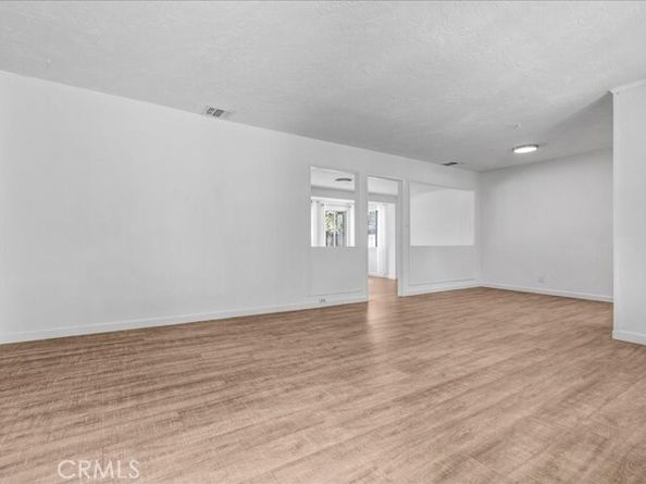 8101 Bianca Avenue, Northridge (los Angeles) CA 91325