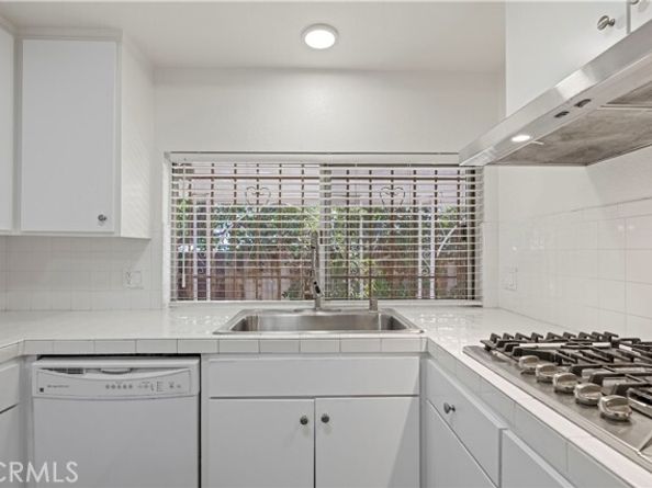 18900 Ledan Street, Northridge (los Angeles) CA 91324