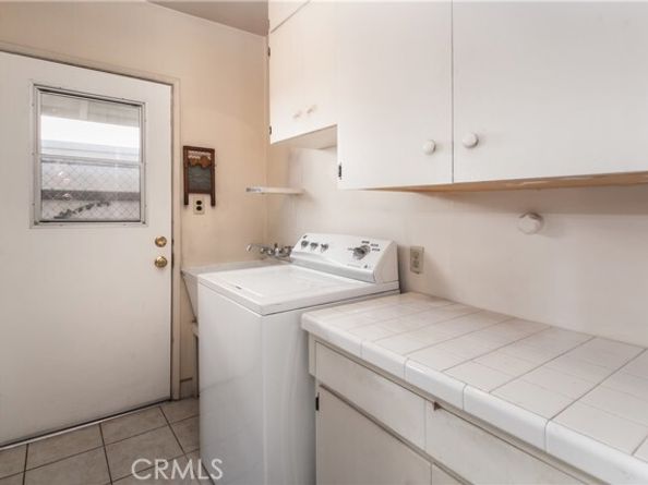 8816 Amboy Avenue, Sun Valley (los Angeles) CA 91352