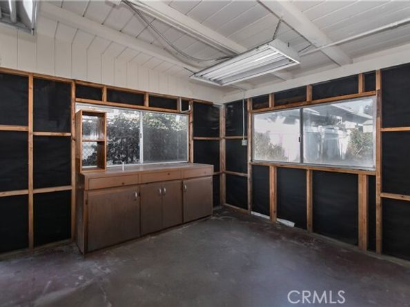 8816 Amboy Avenue, Sun Valley (los Angeles) CA 91352