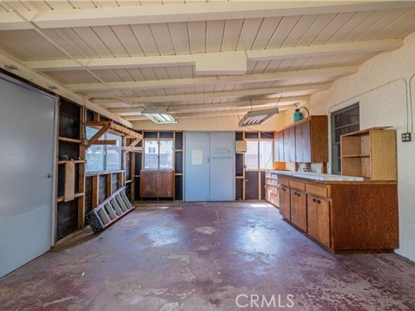 8816 Amboy Avenue, Sun Valley (los Angeles) CA 91352