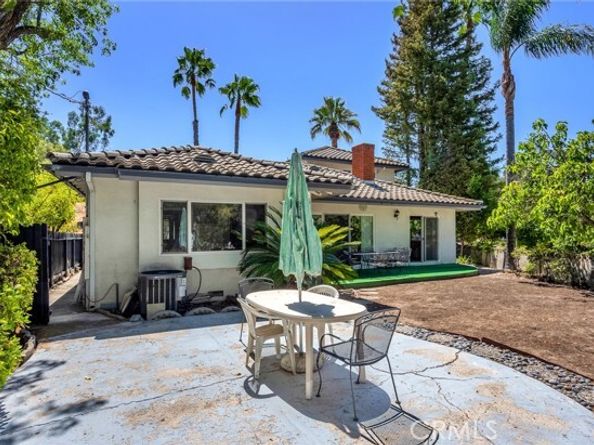 22051 Mulholland Way, Woodland Hills (los Angeles) CA 91364