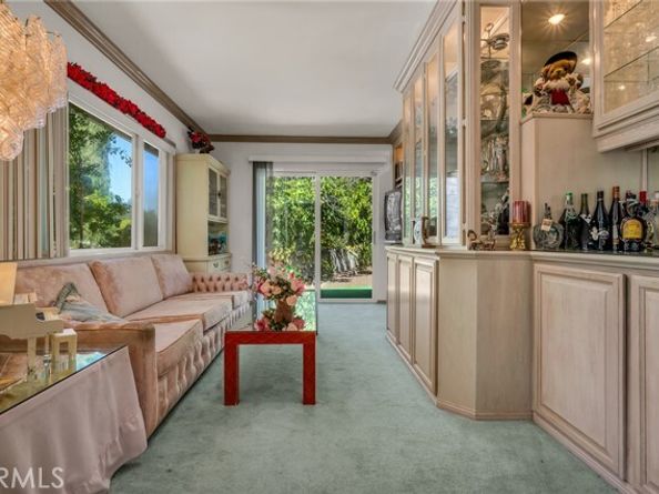22051 Mulholland Way, Woodland Hills (los Angeles) CA 91364