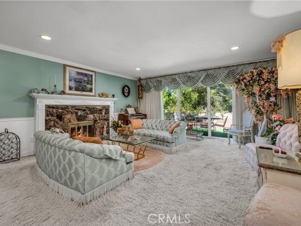 22051 Mulholland Way, Woodland Hills (los Angeles) CA 91364