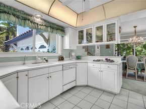 22051 Mulholland Way, Woodland Hills (los Angeles) CA 91364