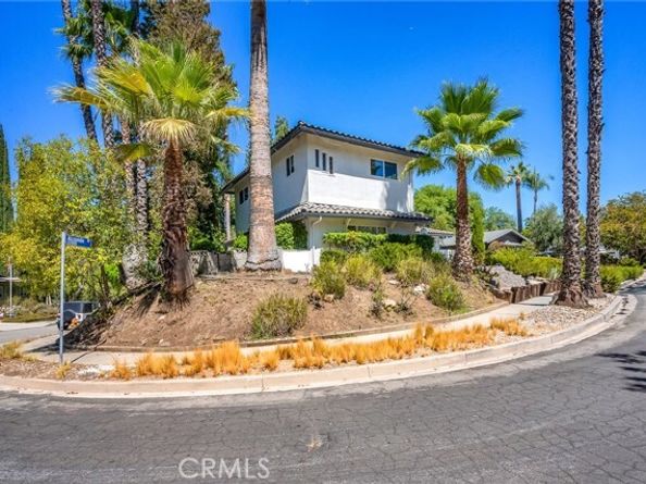 22051 Mulholland Way, Woodland Hills (los Angeles) CA 91364