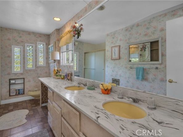 22051 Mulholland Way, Woodland Hills (los Angeles) CA 91364