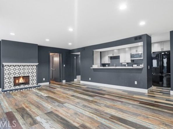 1940 N Highland 17, Los Angeles CA 90068