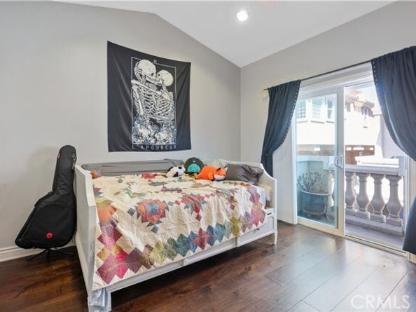 217 S Irena Avenue B, Redondo Beach CA 90277