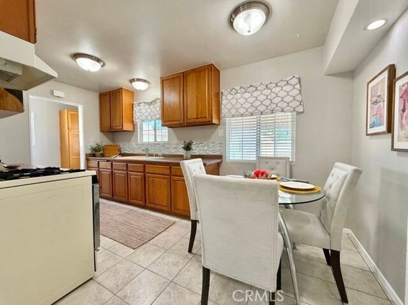 11622 Massinger Street, Lakewood CA 90715