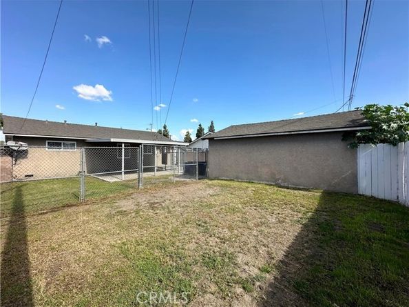 11622 Massinger Street, Lakewood CA 90715