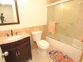 5700 Etiwanda Avenue 123, Tarzana (los Angeles) CA 91356