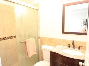 5700 Etiwanda Avenue 123, Tarzana (los Angeles) CA 91356