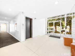 1550 N Laurel Avenue 203, Los Angeles CA 90046