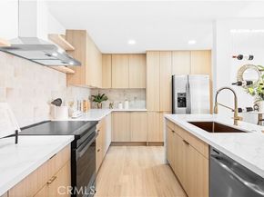 1550 N Laurel Avenue 203, Los Angeles CA 90046