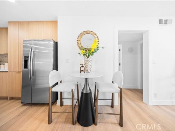 1550 N Laurel Avenue 203, Los Angeles CA 90046