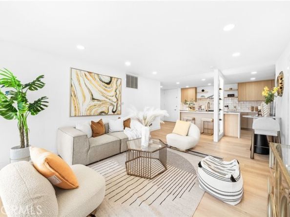 1550 N Laurel Avenue 203, Los Angeles CA 90046