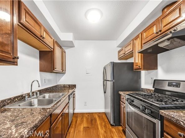 9054 Willis Avenue 21, Panorama City (los Angeles) CA 91402