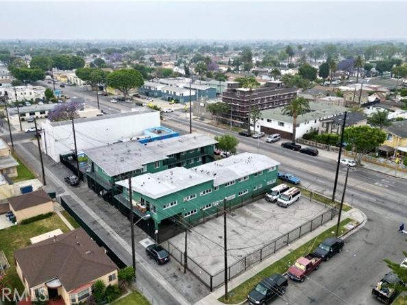 8708 S Central Avenue, Los Angeles CA 90002