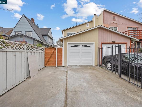917 60th St, Oakland CA 94608