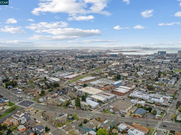 917 60th St, Oakland CA 94608