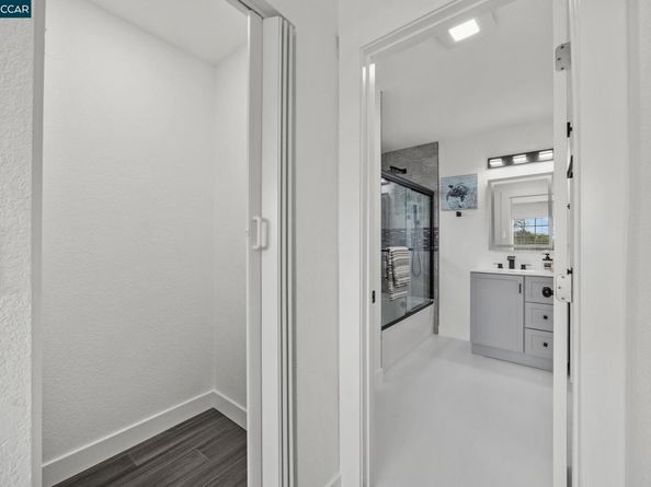 917 60th St, Oakland CA 94608