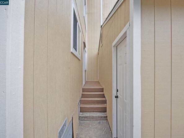 917 60th St, Oakland CA 94608